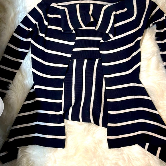 Dark blue and white dress - Picture 1 of 1